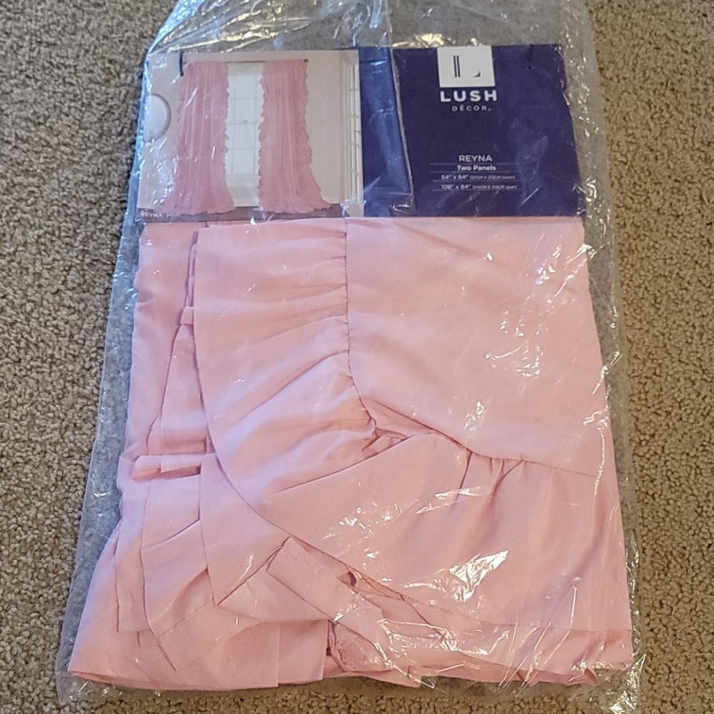 2 Pink curtains